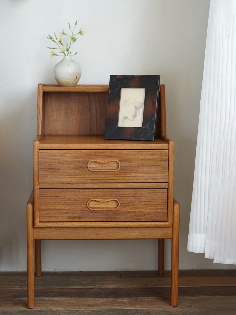 Nordic Vintage Storage Nightstand